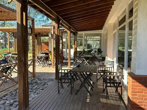Casa 5 ambientes con 4 baños