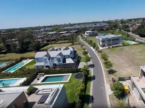 Venta de Lote  de 670 m2 en el Exclusivo Barrio la Clementina , SAN ISIDRO
