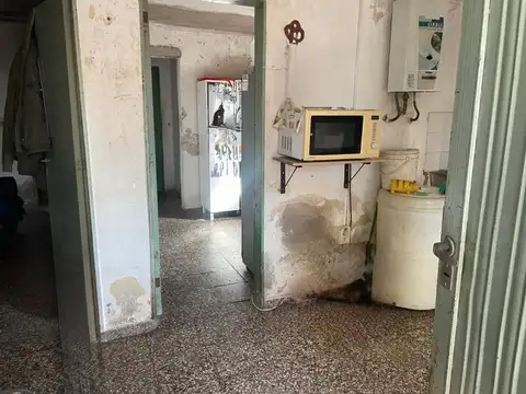 VENTA CASA 2 DORM 1 DE MAYO A RECICLAR