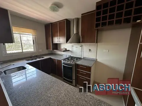 Departamento en Alquiler con 1 cocheras