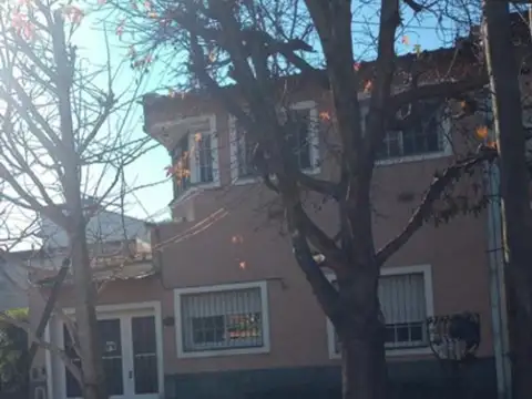 Casa Para 2 Familias En Venta En Bernal Centro