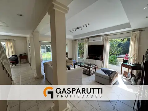 Casa 5 ambientes con 5 baños