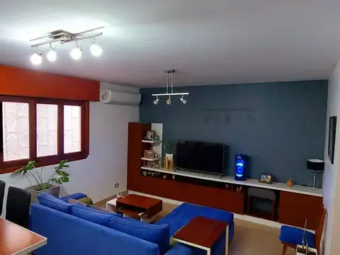 Depto Tipo Casa en Venta con 1 cocheras