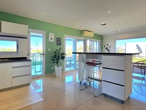 Casa 5 ambientes con 3 baños