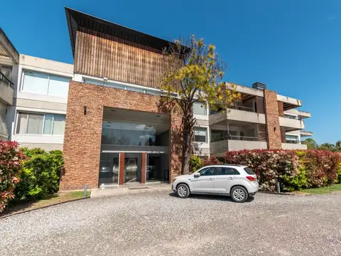 EXCELENTE DEPARTAMENTO DE DOS AMBIENTES CON COCHERA Y BAULERA EN ALTOS DE BENAVIDEZ.