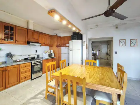 VENTA | PERMUTA - Casa 3 dormitorios, galería, cochera - Sarmiento, Rosario. APTO CRÉDITO.