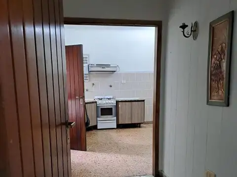 PH 4 AMBIENTES. SIN EXPENSAS. Piñeyro (Avellaneda).
