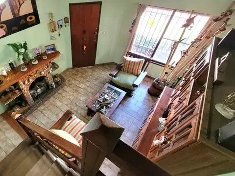 Casa en Venta con 3 cocheras