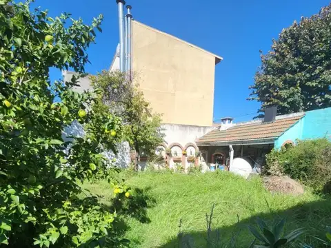 Casa 2 ambientes con 2 baños