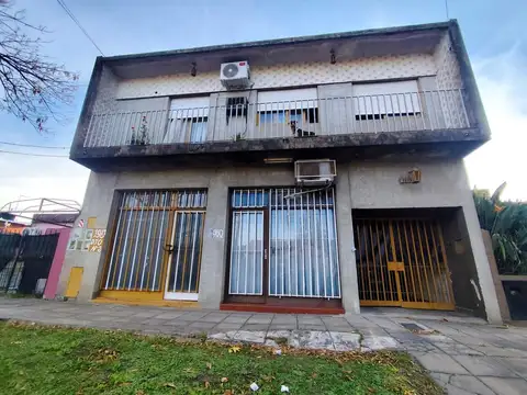 Venta PH 3 amnbientes con cochera.Permuta