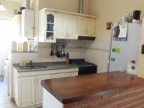 Casa 4 ambientes con 1 baño