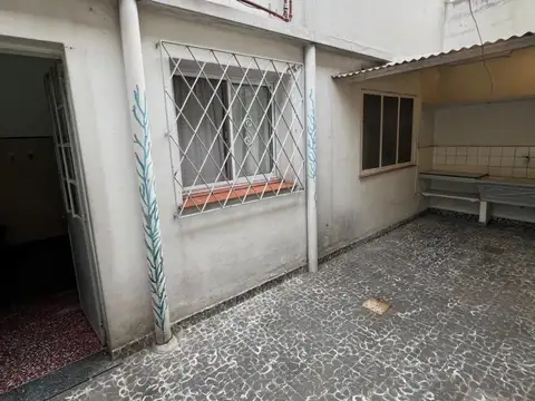 Casa en venta en José León Suarez!