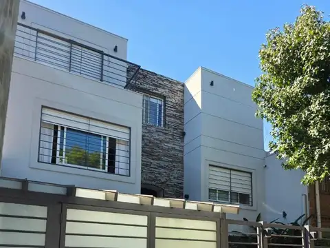 Importante casa con muy buenas comodidades.