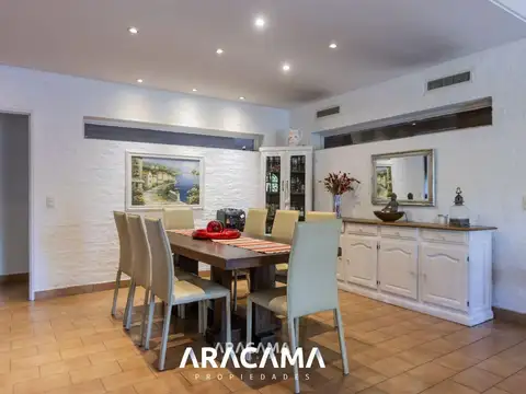 Casa 4 ambientes con 3 baños