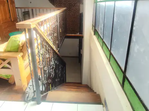 Depto tipo casa con doble alto construido