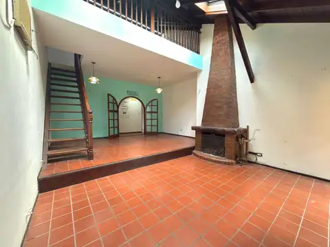 Departamento de 5 ambientes con balcones y cochera