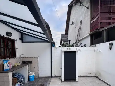 Depto Tipo Casa en Venta con 1 cocheras
