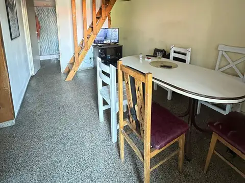 Depto Tipo Casa 5 ambientes con 1 baño