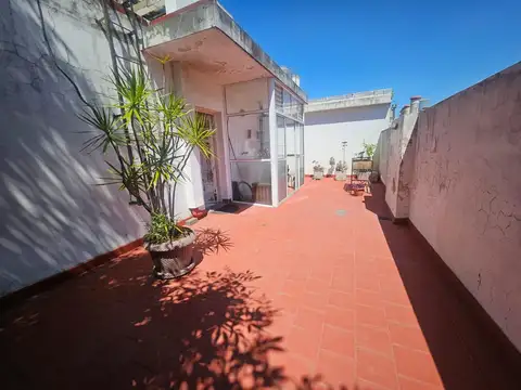 VENTA PH AL FRENTE CON BALCÓN Y GRAN TERRAZA — NUÑEZ