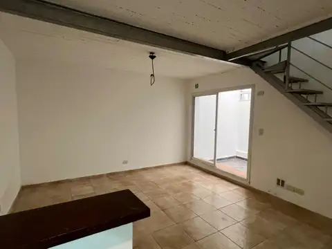 Depto Tipo Casa en Alquiler de 2 dormitorios