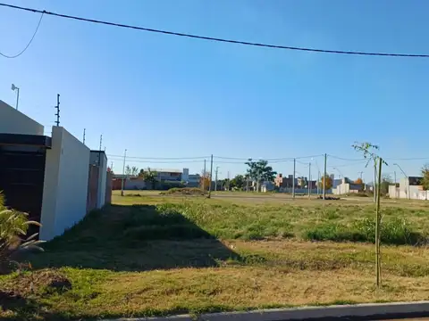 Venta de 2 Terrenos en Santo Tomé, en loteo Real II, sobre calle Zavalla entre Alsina y Libertad.