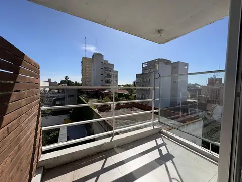 19 De Marzo 800, Piso 4