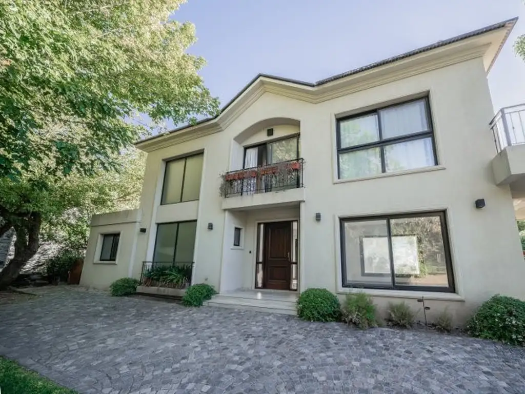 Casa en Venta - 3 dormitorios - USD 449.000