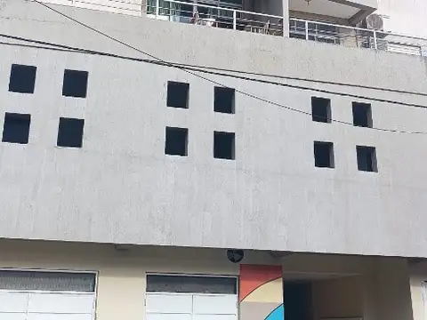 DEPARTAMENTO DE 2 DORMITORIOS, COCHERA Y PATIO. VILLA SARITA. VENTA. POSADAS