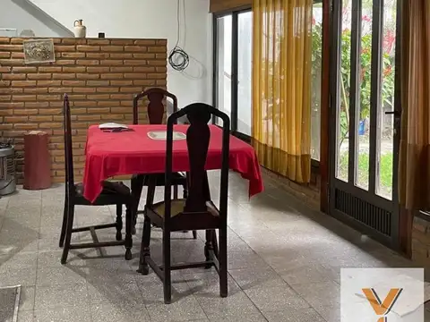 Casa en Venta con 1 cochera