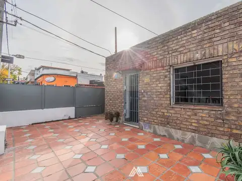 VENTA CASA 3 DORMITORIOS Y COCHERA EN BUCEO