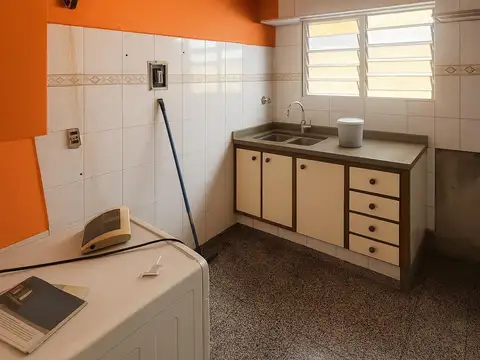 Depto Tipo Casa en Venta 50 años