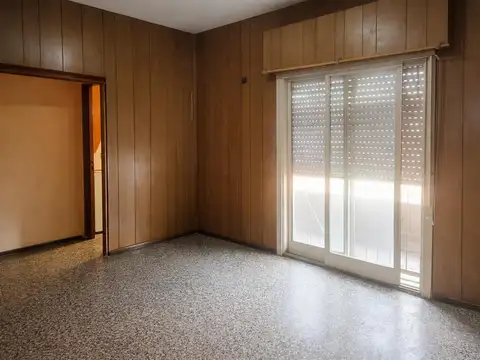 EN VENTA PH 3 AMBIENTES A REFACCIONAR CON BALCON AL FRENTE
