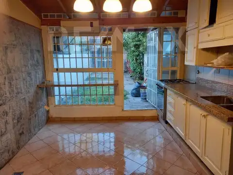 Depto Tipo Casa 4 ambientes con 2 baños