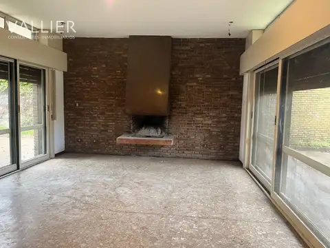 Casa 7 ambientes con 4 baños