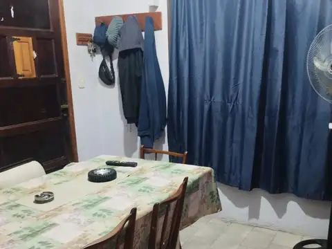 San Fernando, venta en bloque sobre lote propio de 8,66x27,60 2 depto. 2 amb. y galpon
