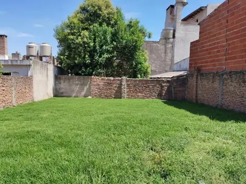 San Fernando, venta en bloque sobre lote propio de 8,66x27,60 2 depto. 2 amb. y galpon