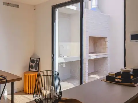 Casa en Alquiler con 1 cochera