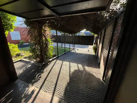 Exc. casa 4 amb. en planta baja