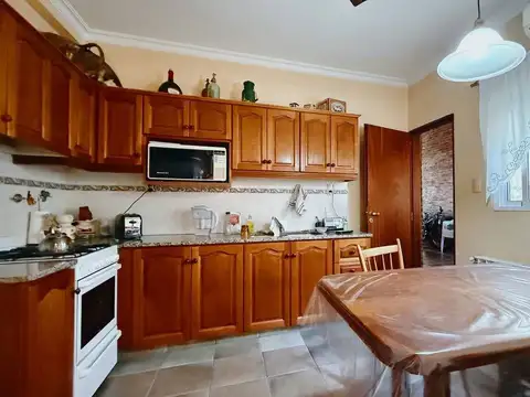 Casa en venta c/ cochera en Villa Mitre