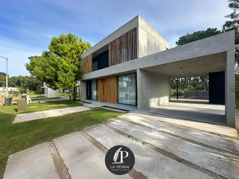 Casa venta Pinamar Barrio Pioneros
