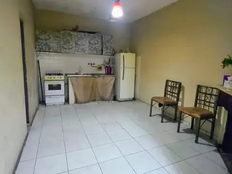 Casa 6 ambientes con 1 baño