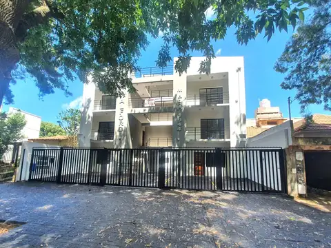 Av Mitre 1900, Piso 1