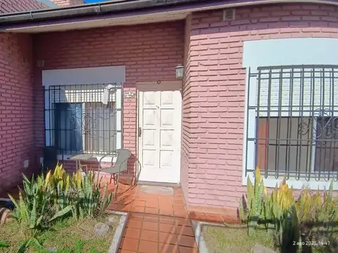 Casa 4 ambientes con 1 baño