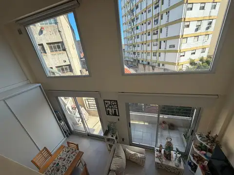 VENTA EXCELENTE DEPTO 2 AMB TIPO DUPLEX V. CRESPO