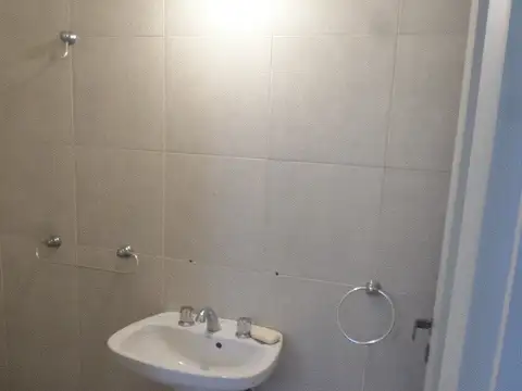 Fernan Felix De Amador 4000, Piso 2