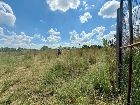 Venta · Lote de 2577m2 · con mejoras · Financiado · El Remanso