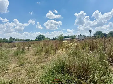 Venta · Lote de 2577m2 · con mejoras · Financiado · El Remanso