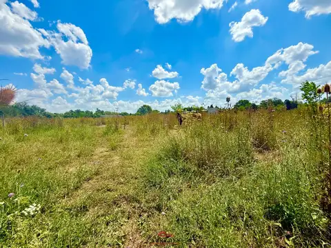 Venta · Lote de 2577m2 · con mejoras · en El Remanso