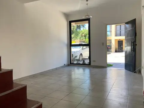Casa en Alquiler en Ituzaingo Norte, $ 900.000