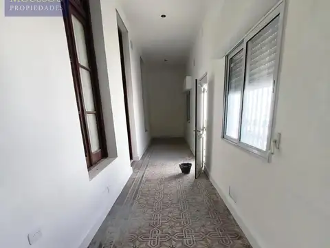 Casa 7 ambientes con 1 baño